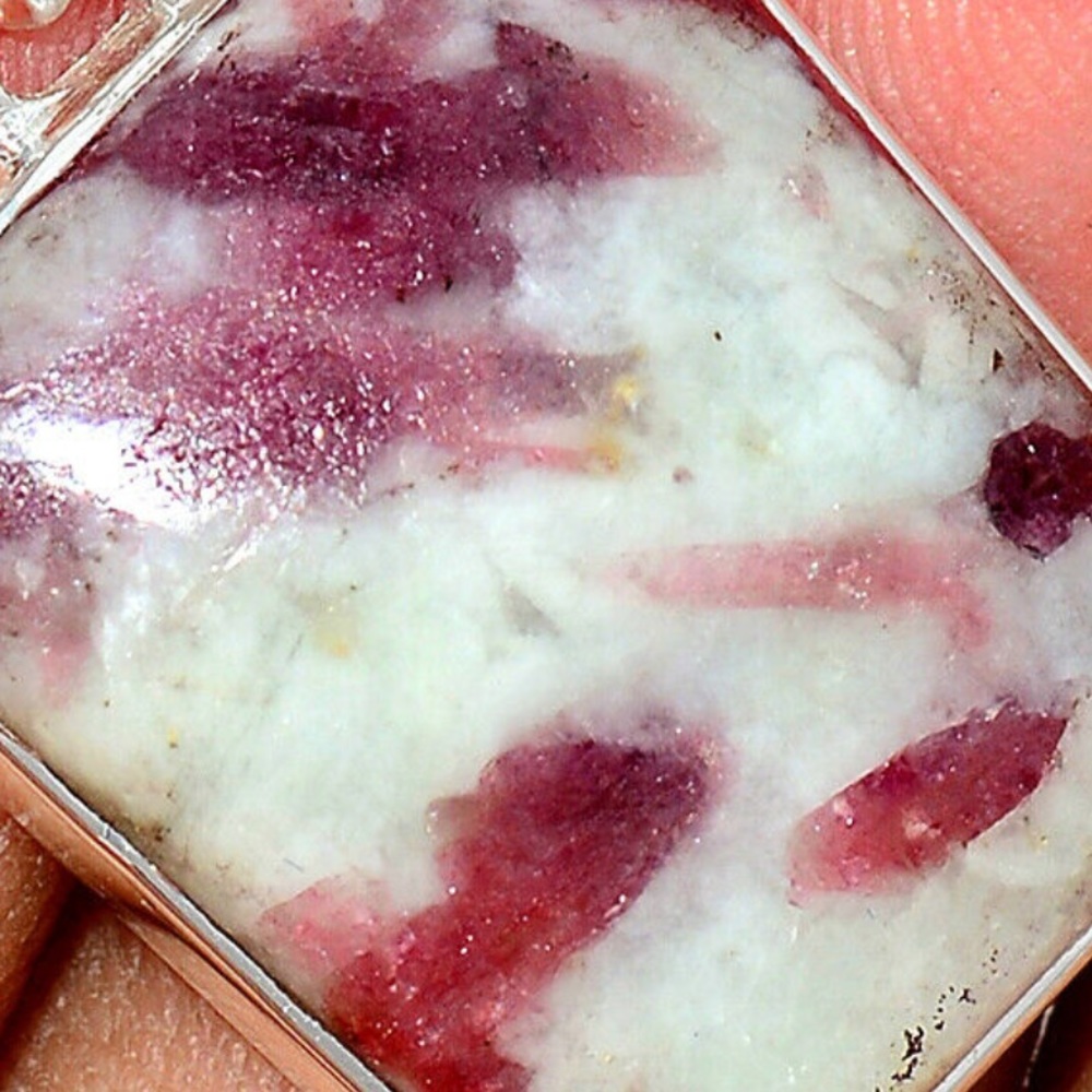 Pink Tourmaline in Quartz silver pendant - Picture 2 of 2